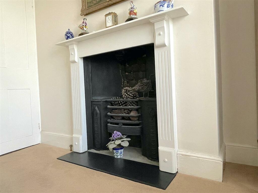 Bedroom Firepalce (2).jpeg