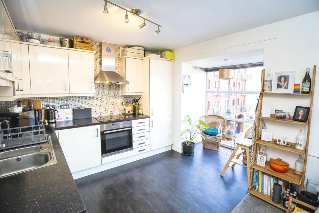 Kitchen/Breakfast