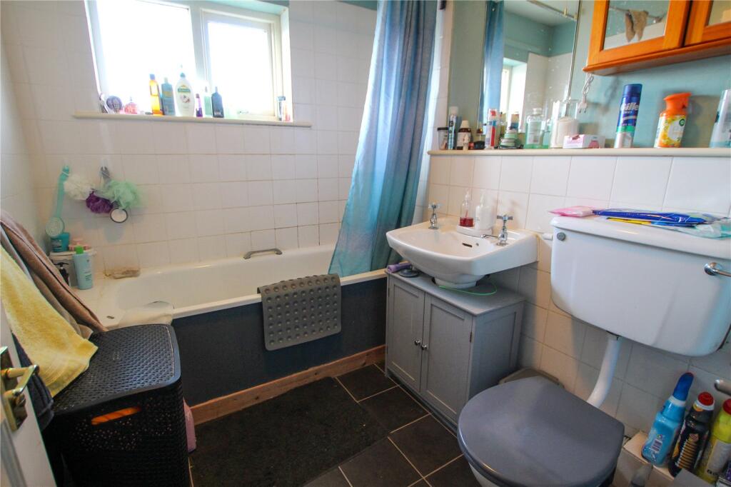 Family Bathroom.