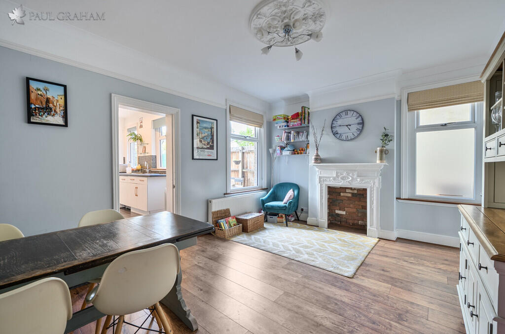 31b143b4-b50d-4b0...