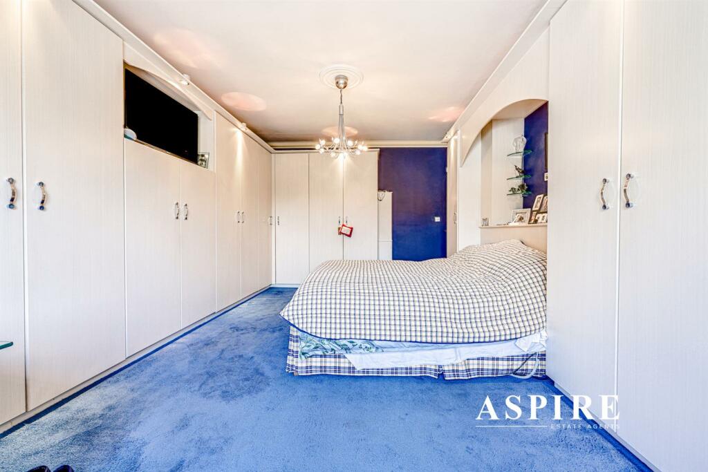 Crowstone Water1005.jpg