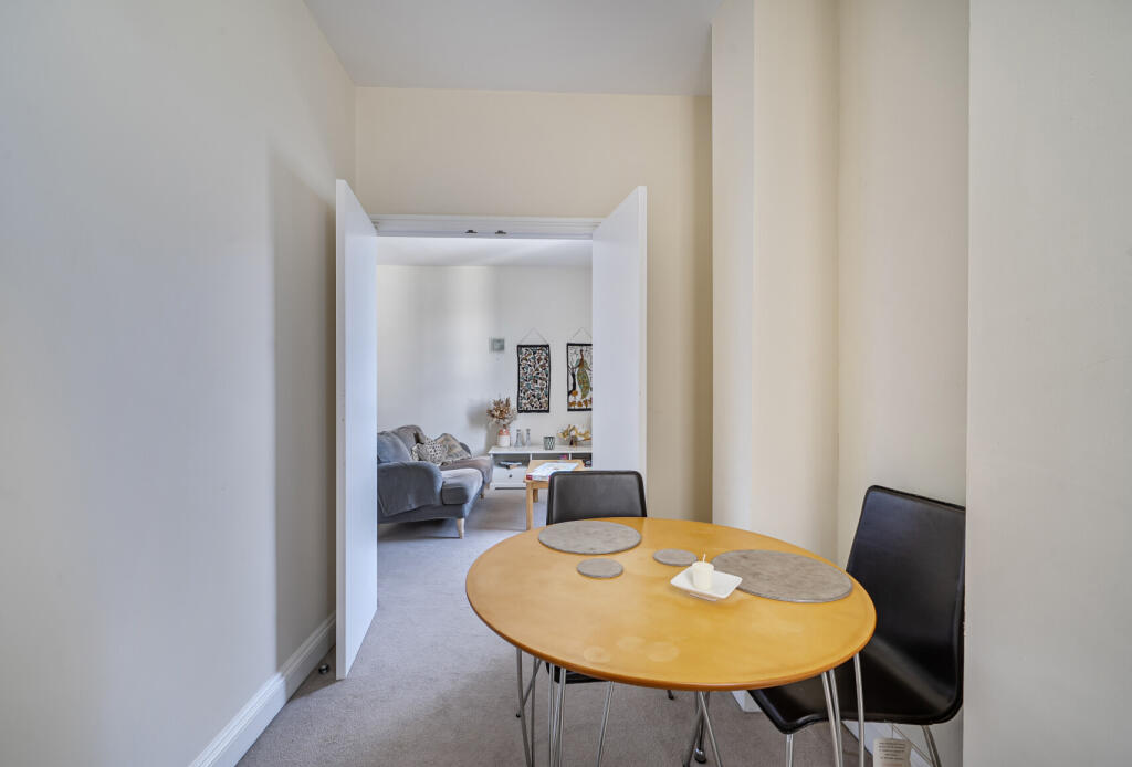 1354383-5-68c2d6f...