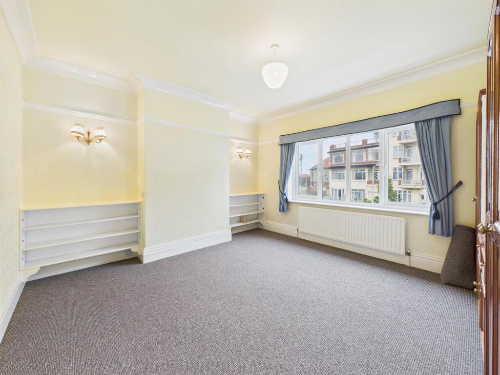 Bedroom:
