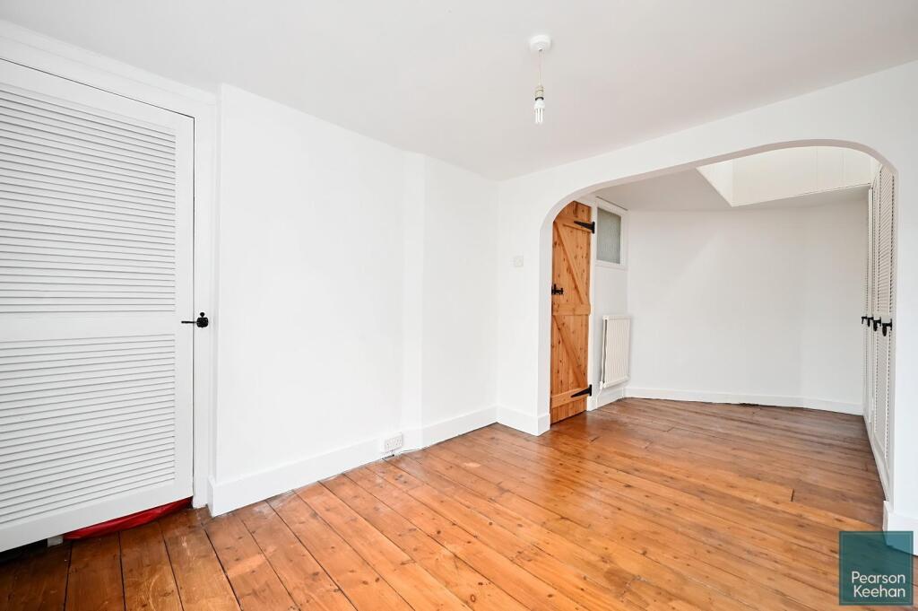 6 Lovers Walk Cottages, BN1 (12).jpg