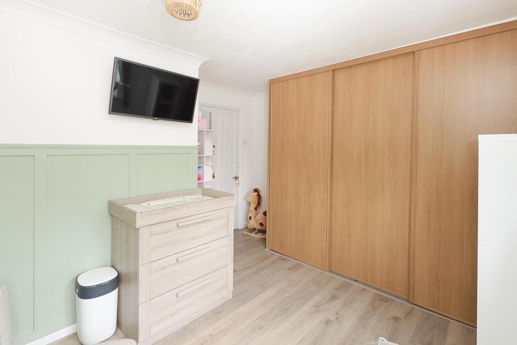 55 Digby Road bedroom-5.jpg