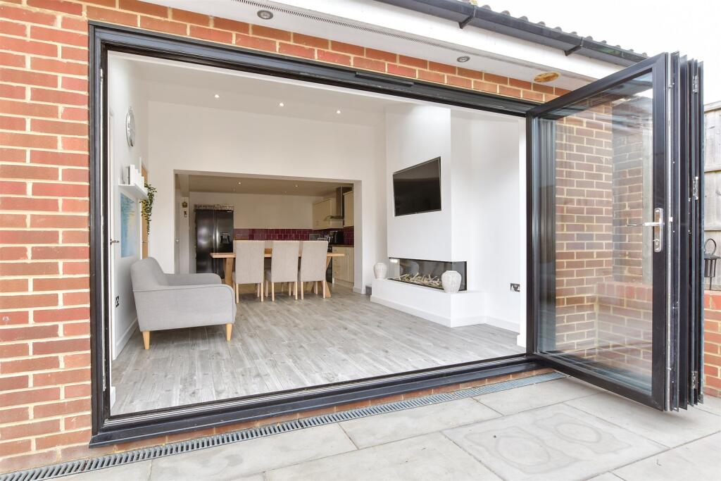 External Lifestyle Photograph