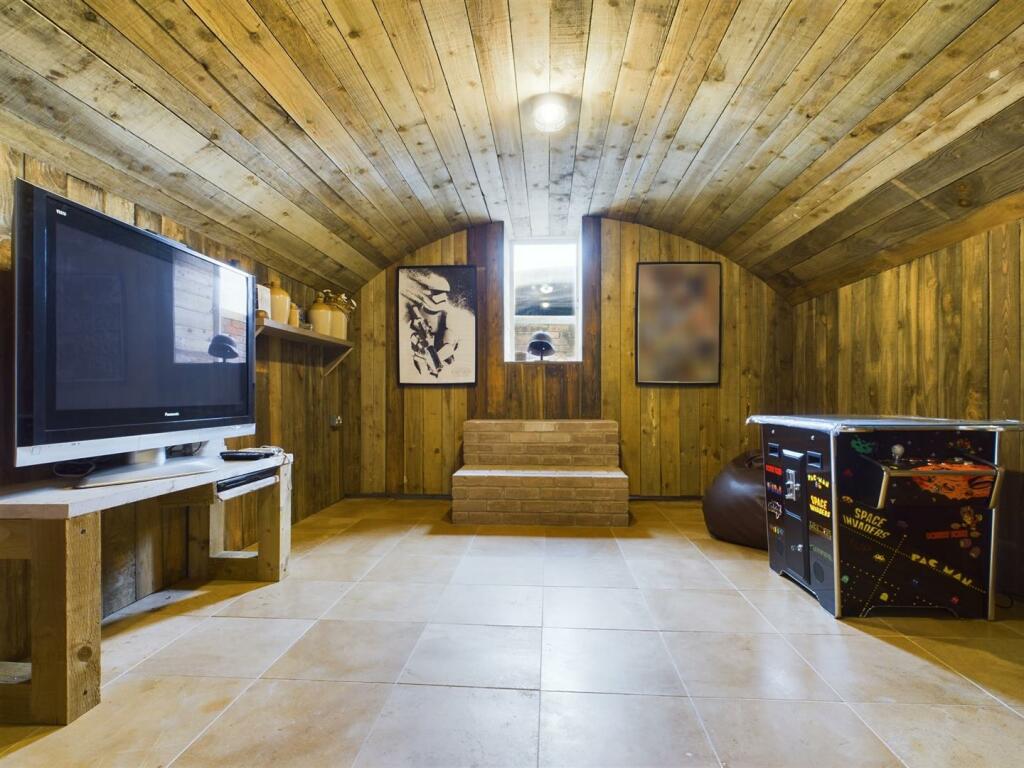 Games Room 3.jpg