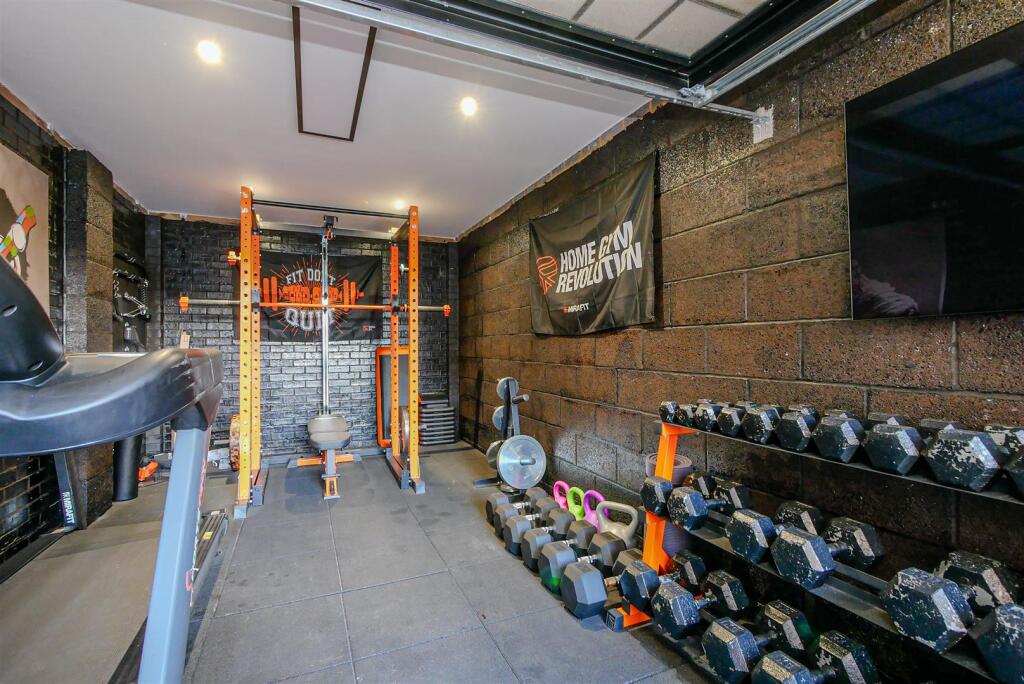 GARAGE