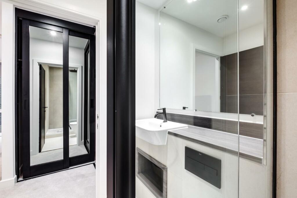 Ensuite bathroom