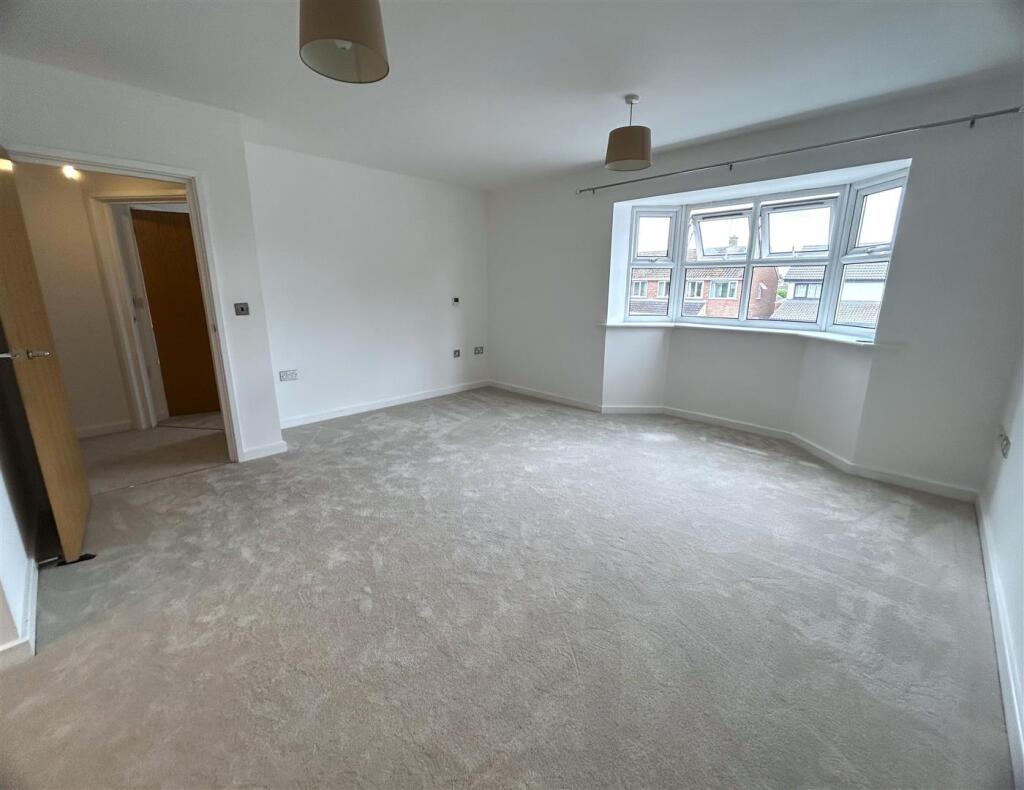Living room 2 .jpg