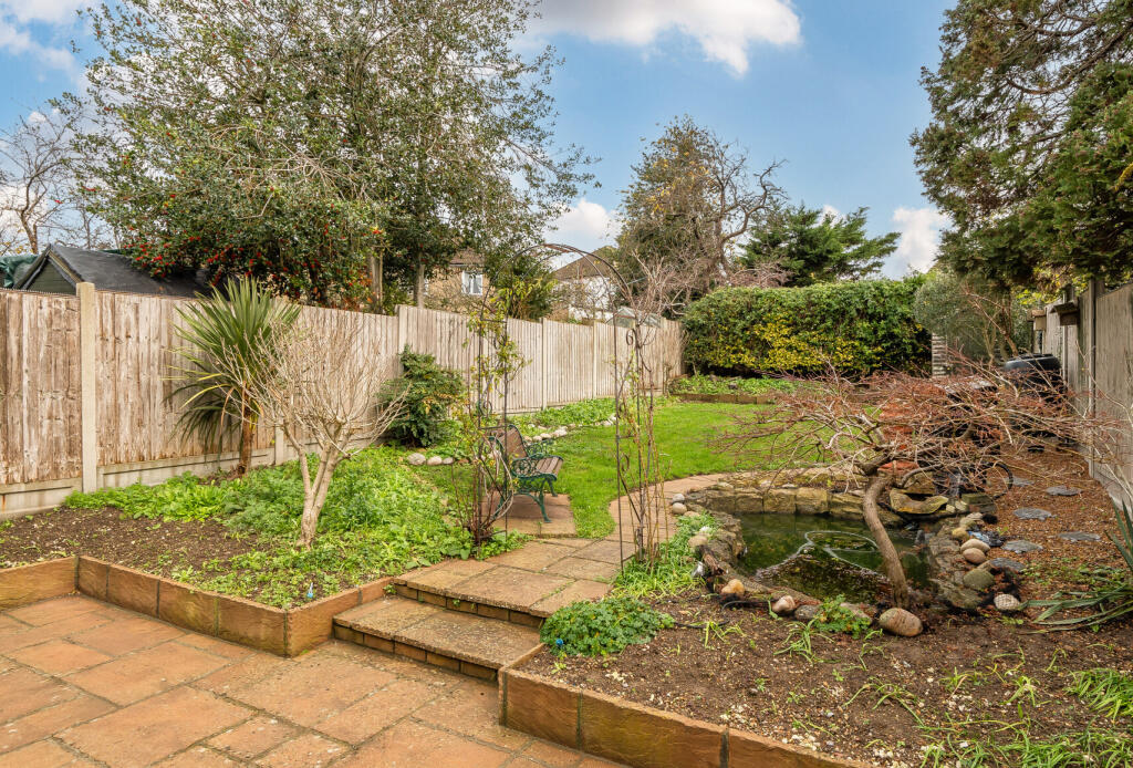 1383939-15-692470...