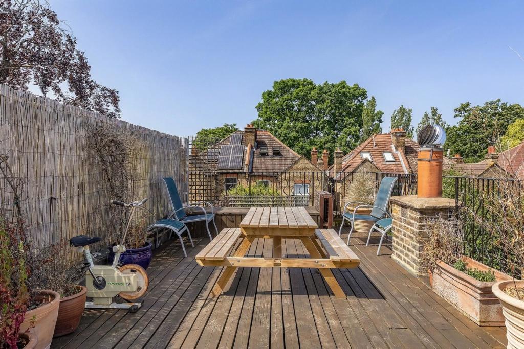 Roof Terrace (2).jpg