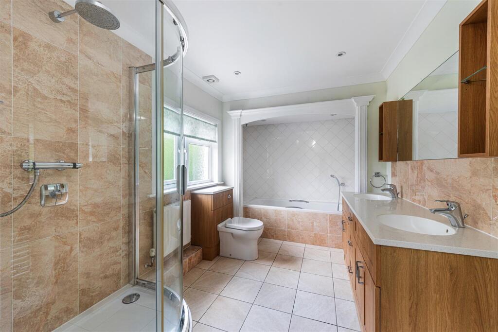 Bonners, Mark Way, GU7 2BW-47.jpg