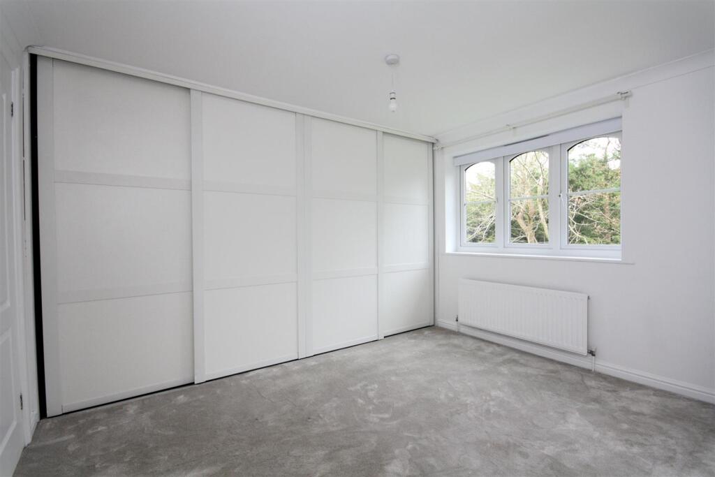 bedroom 1 (2)