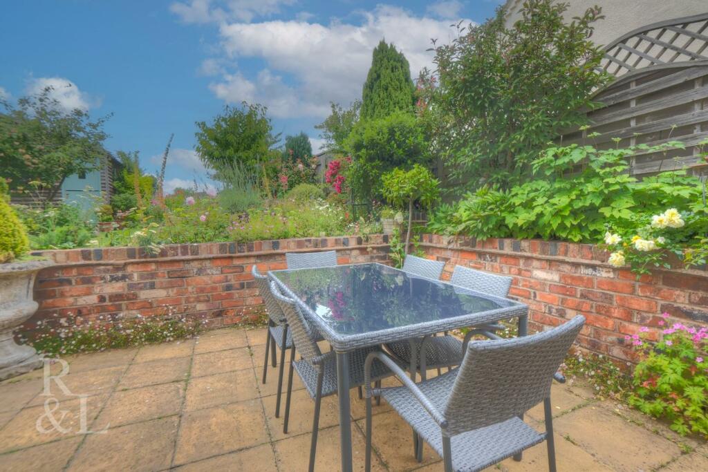 Clifton Road (1).jpg