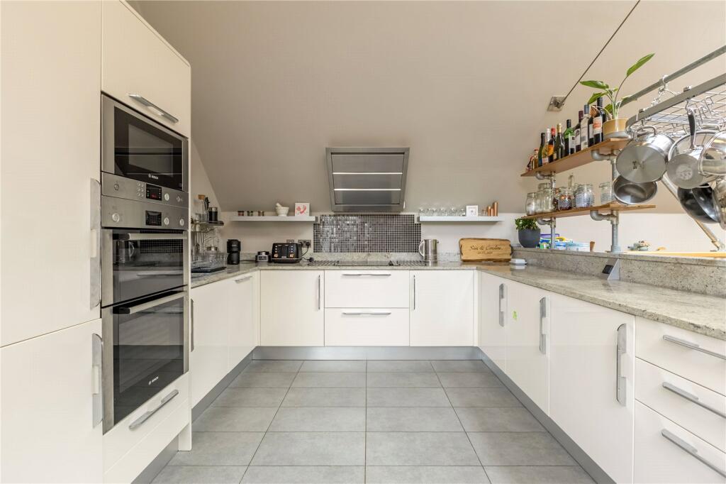 Living &amp; Kitchen