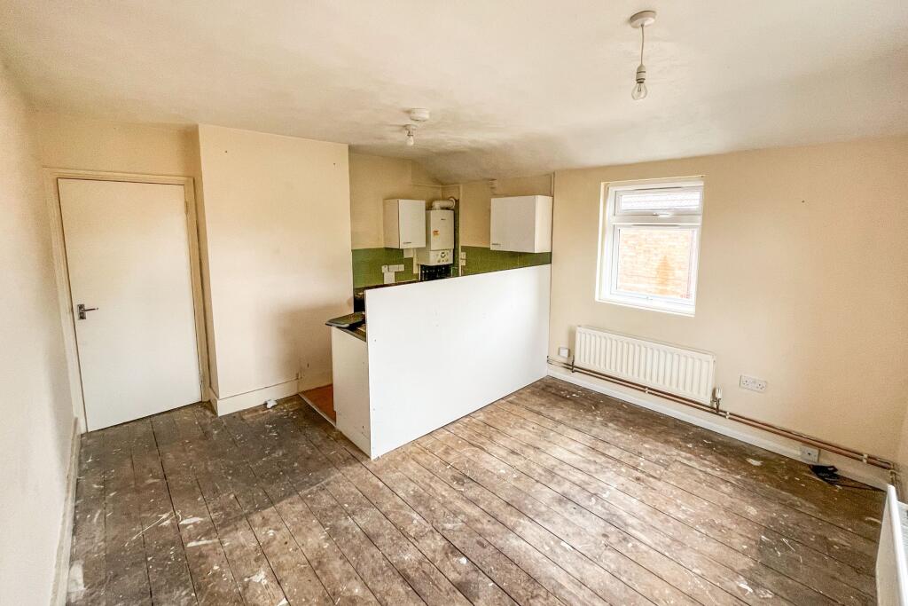 Flat 3, 7 St. Augustines Road, Bedford, Bedfordshire, MK40 2NB