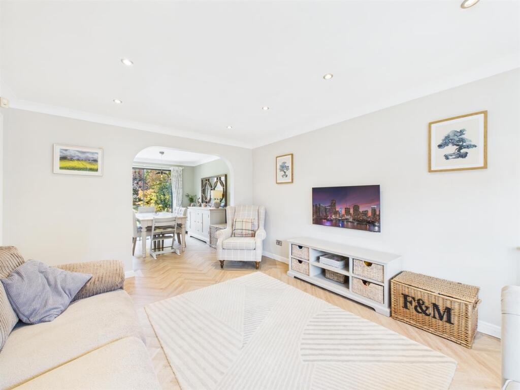 Through Lounge/Dining Room