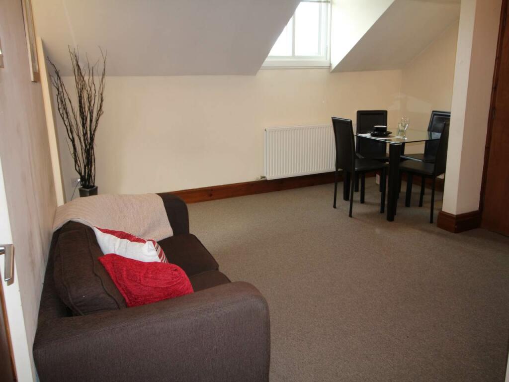 Lounge/Dining area