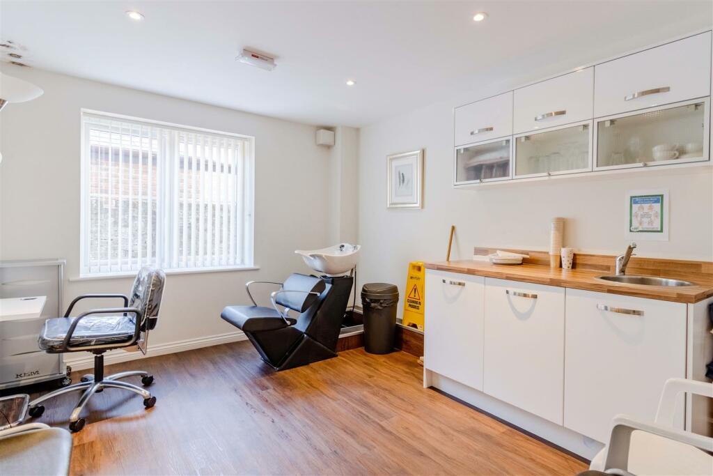 For Sale by Aspire Residential - Cambridge Lodge