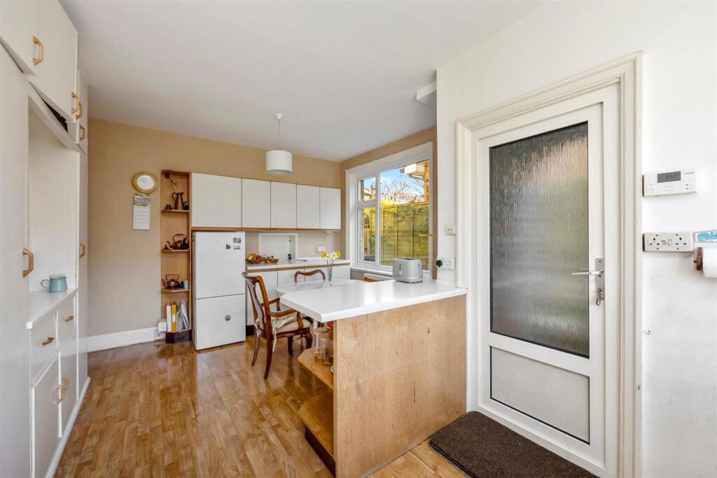 The Droveway 80 KITCHEN 2.jpeg