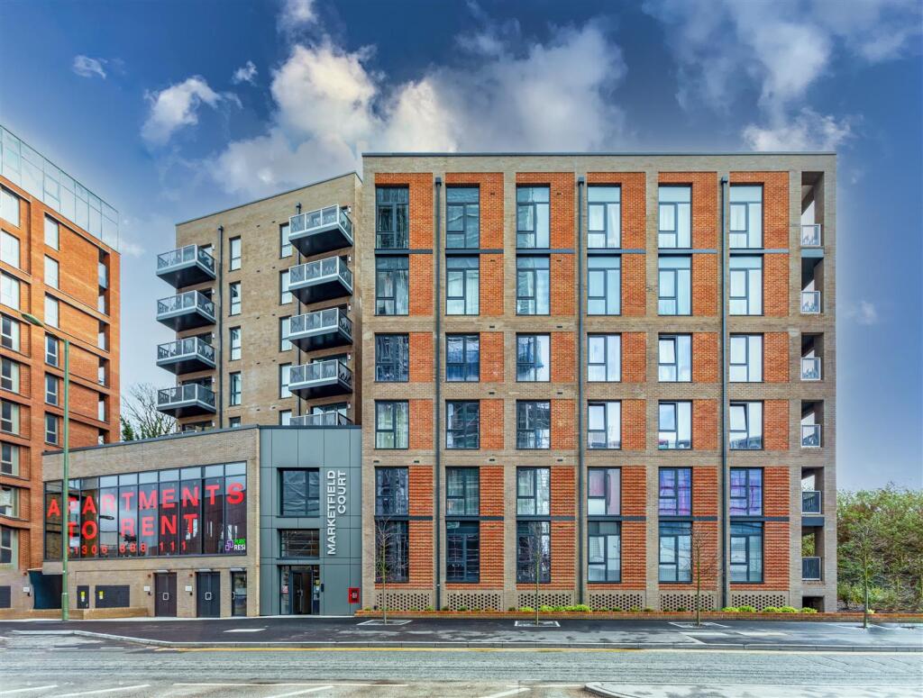 Marketfield Way, Redhill