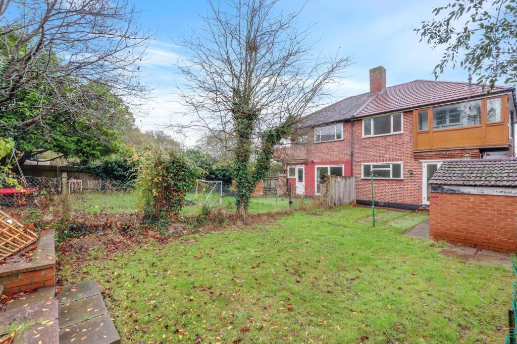 12-14f5JHPropWorld - 21 Meadowview Close - 34-medi
