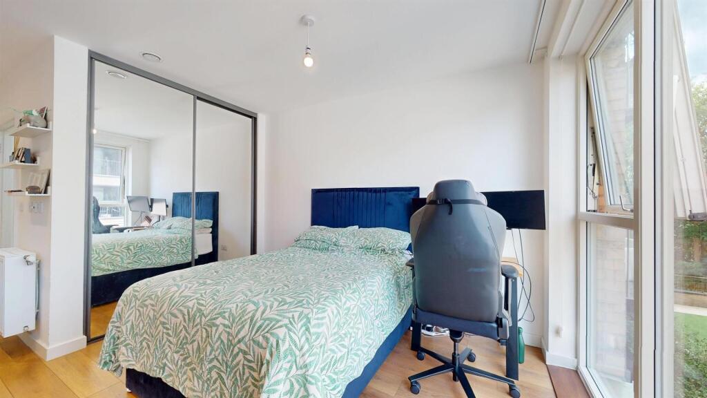 Barrain London - Property to rent in Beckton