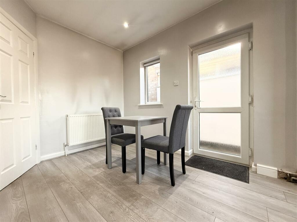 Dining Kitchen