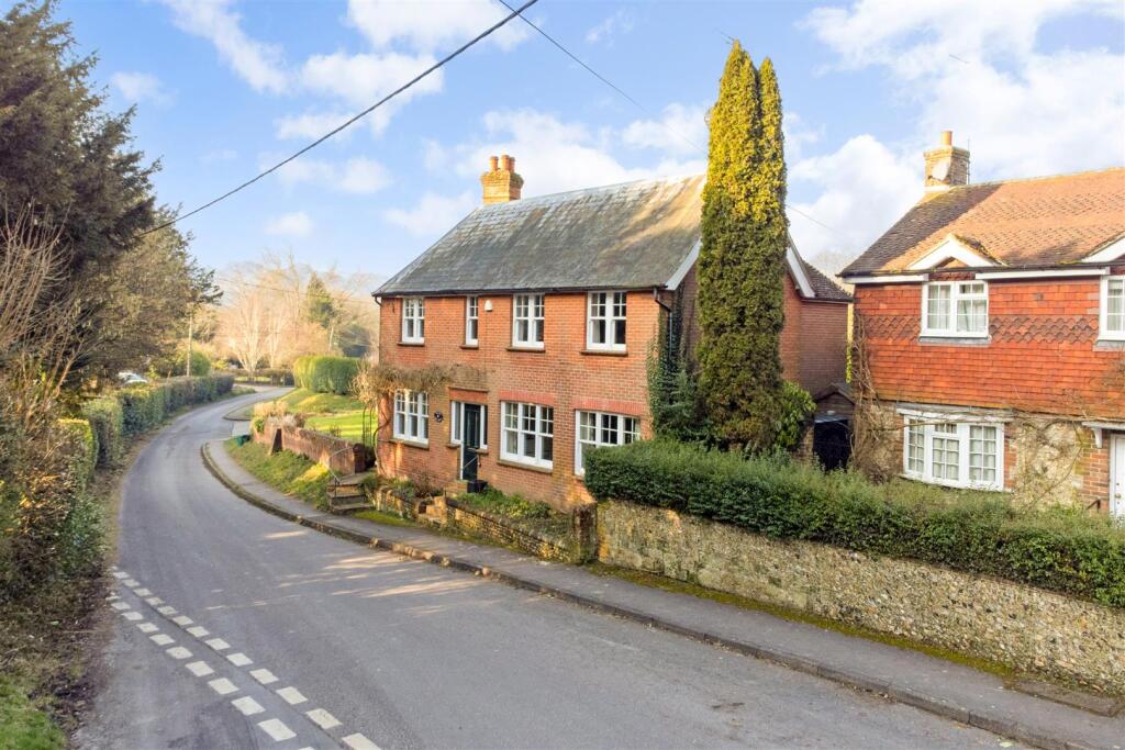 85536_Old-Post-Office-Hawkley-Liss (10).jpg