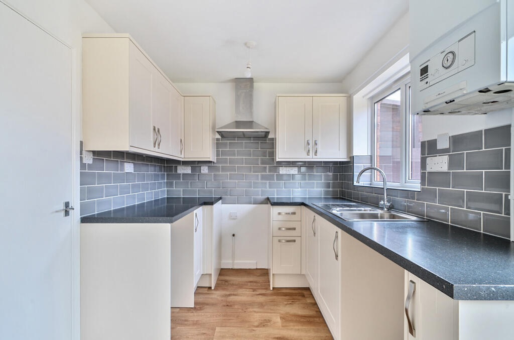 1306871-19-6847fb...