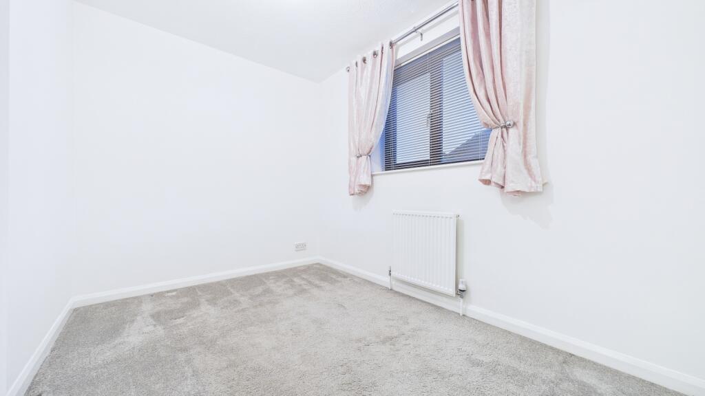 CAM03669G0-PR0039-STILL010