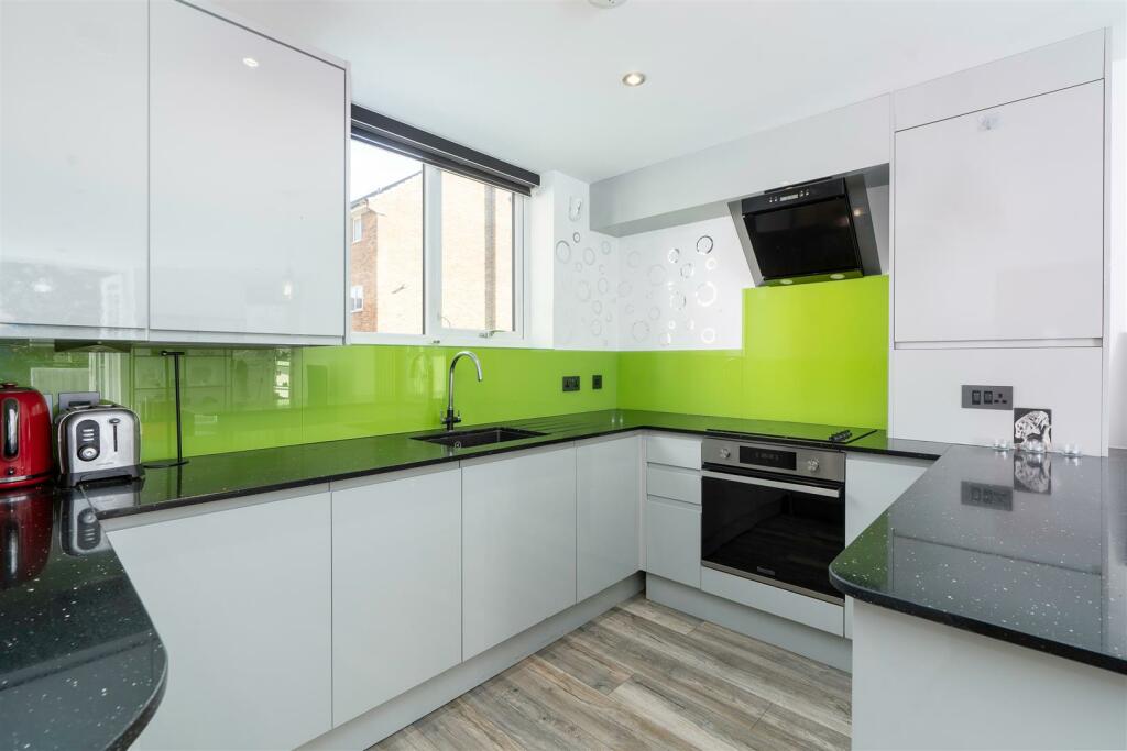 Kitchen - Photo 3.jpg