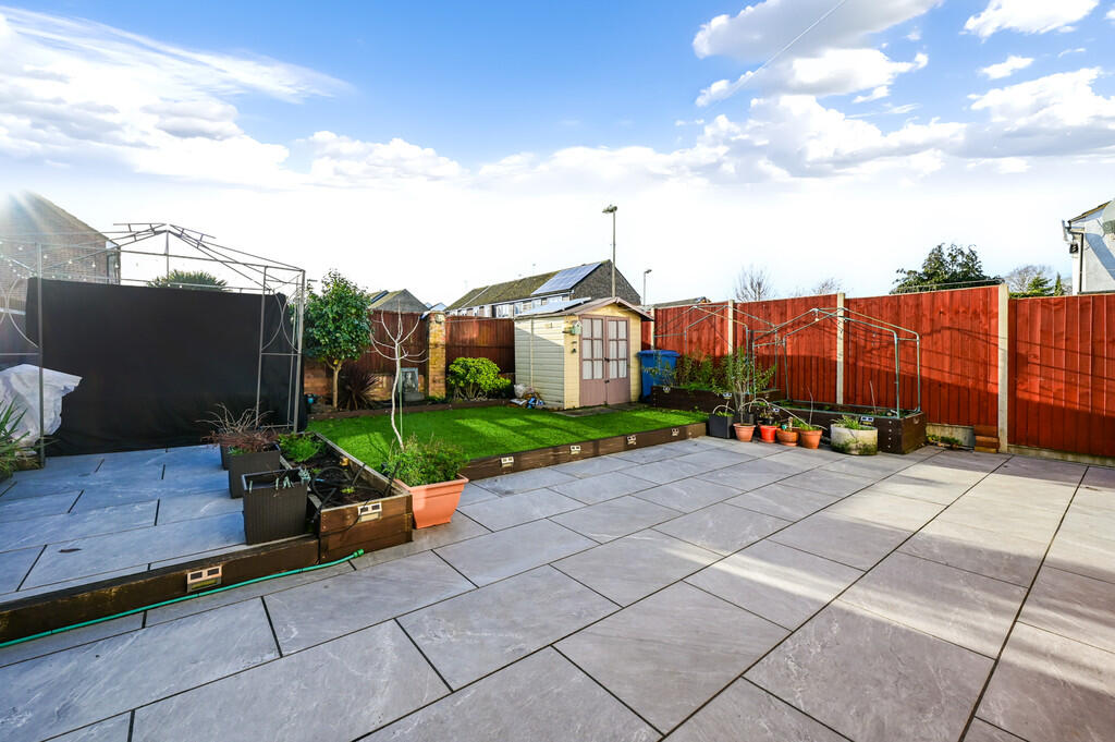 4 Shelley Walk (1...