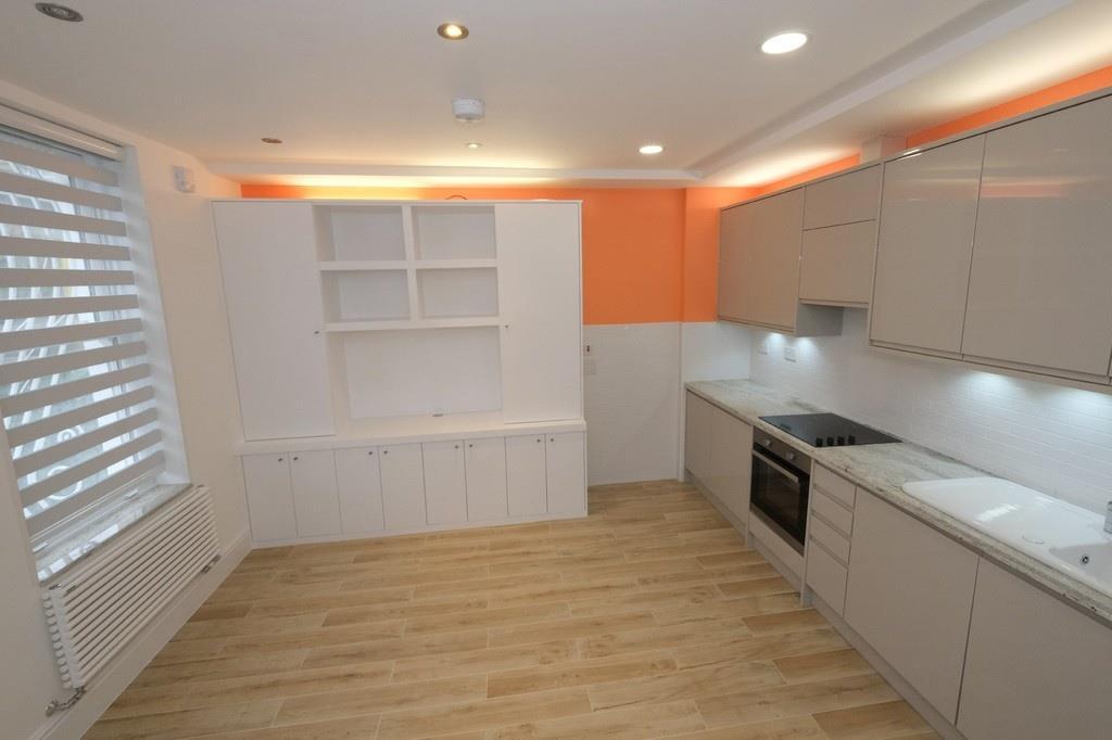 2 bedroom room for rent