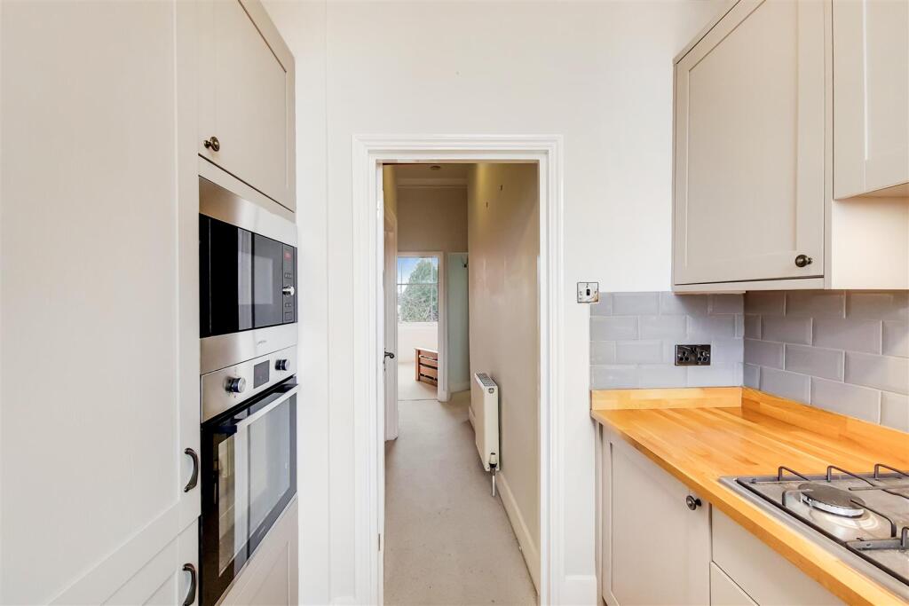 5_Kitchen-1.jpg