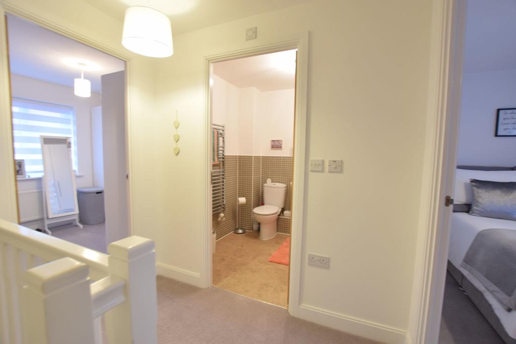 FIRST FLOOR LANDING
