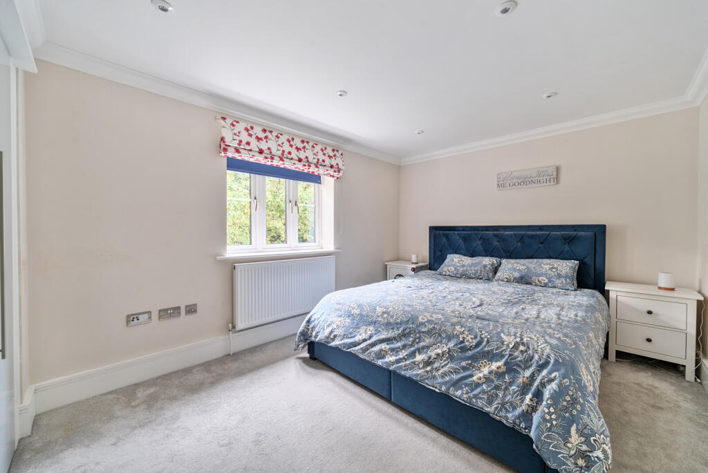 1369232-15-68f651...