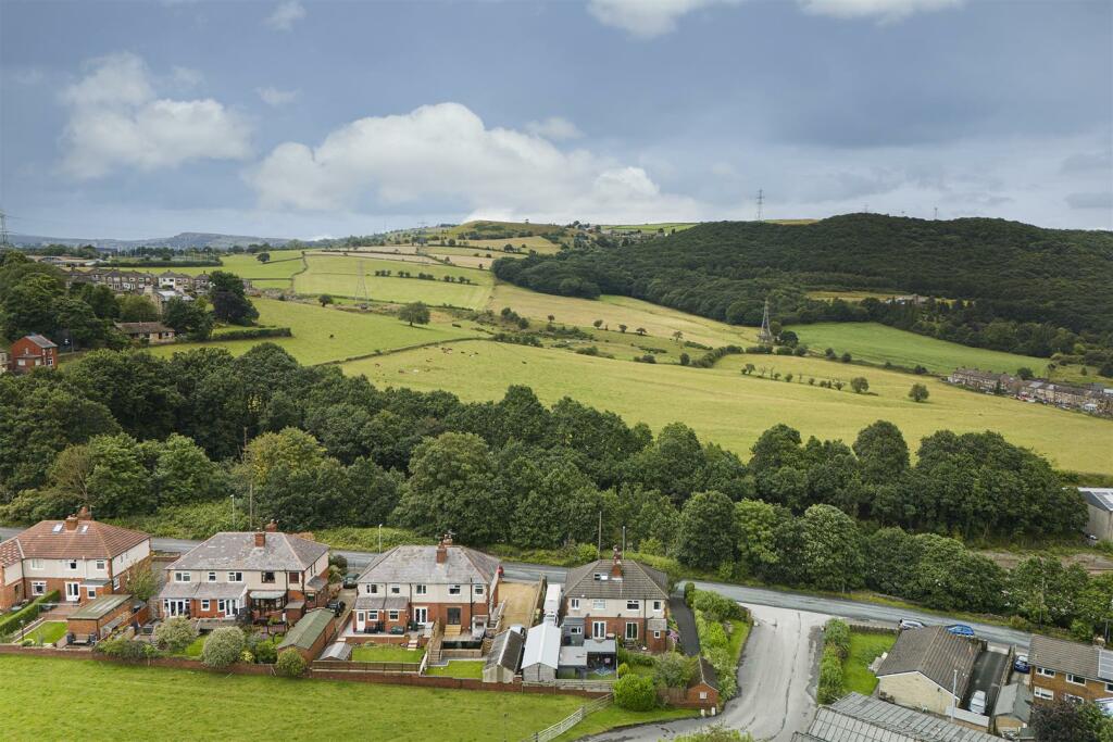 Bramleys Estate Agents - Exley Lane - Halifax (6).
