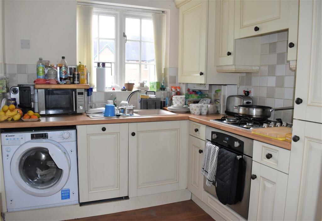kitchen .jpg