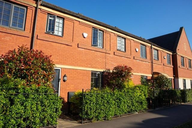 thumbnail_PHOTO-2025-05-10-09-24-38 (1).jpg