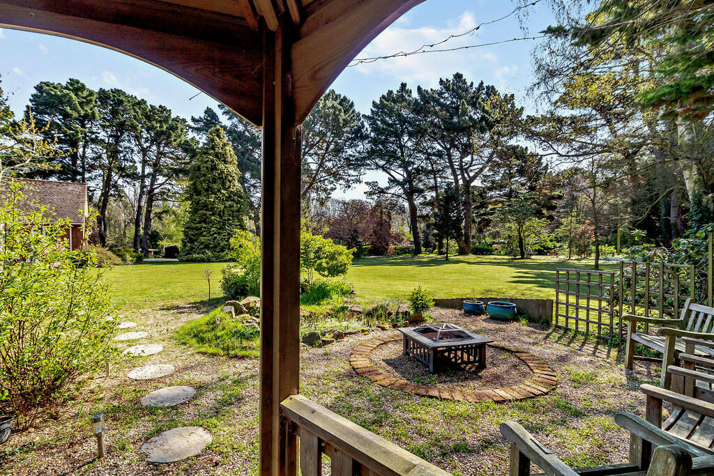 8548049-exterior1...
