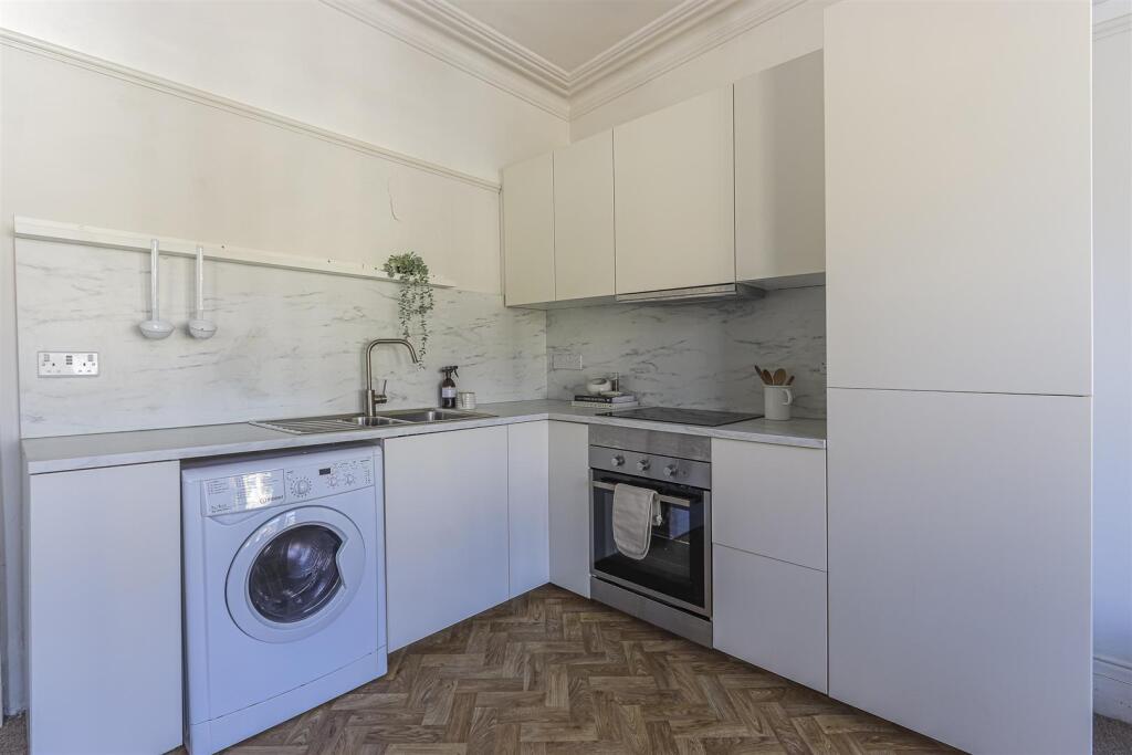 Connaught Road 13, 3-3.jpg