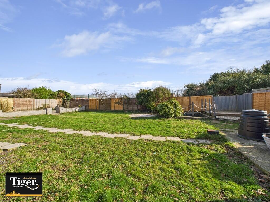 CAM02176G0-PR0508...