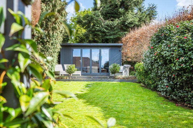 GARDEN CABIN