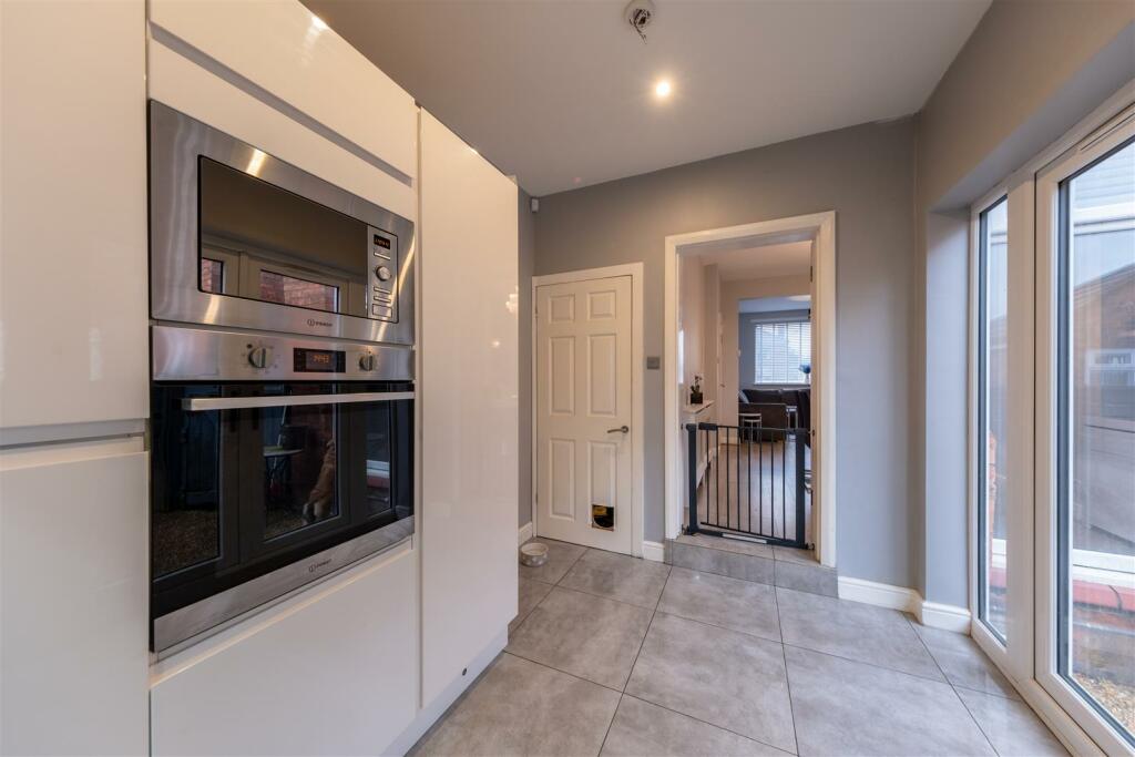 85 Gladstone Street-007.jpg