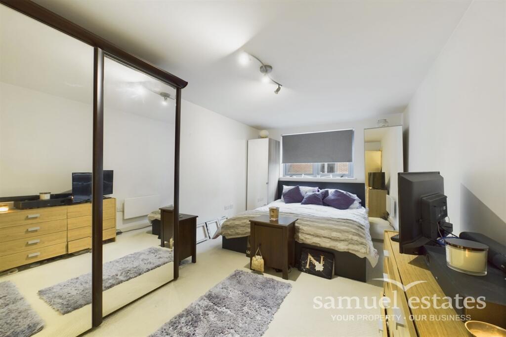 Main Bedroom