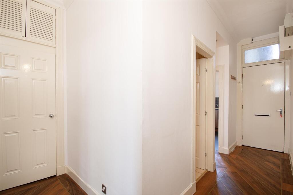 hallway (2).jpg