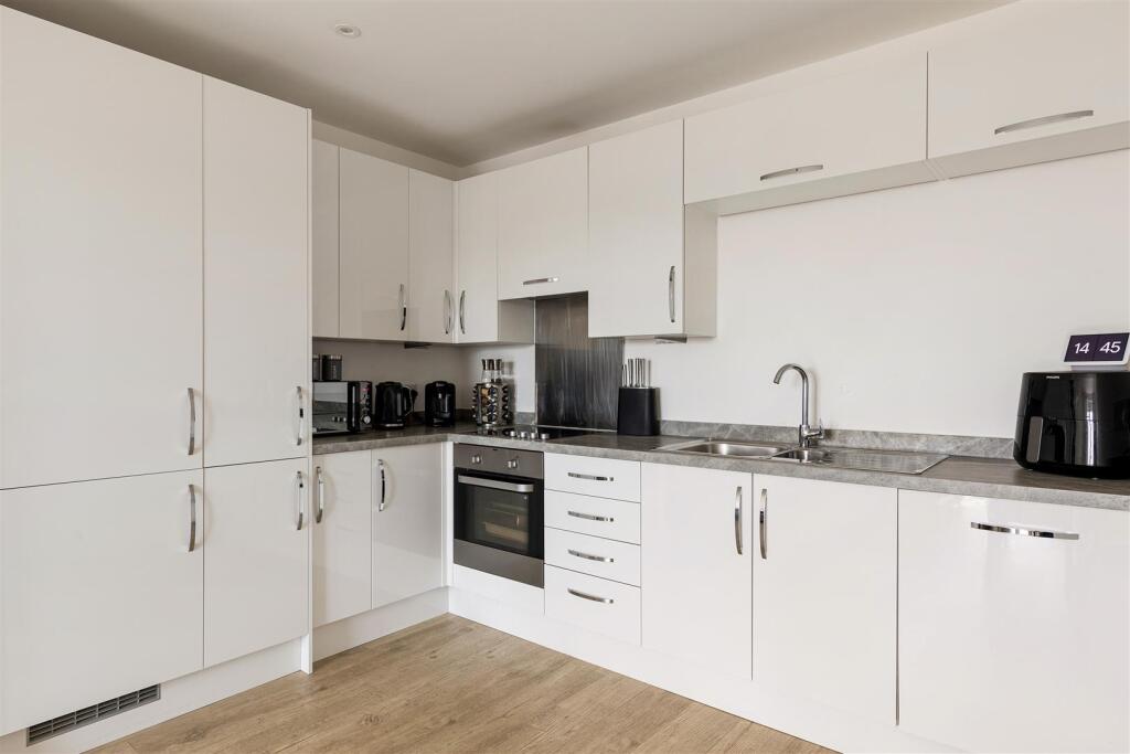 Old Brewery Way, E17