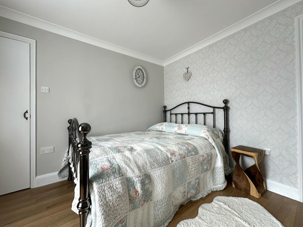 bed 2.JPG